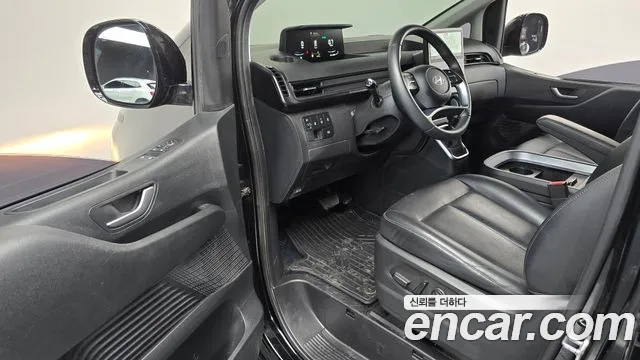 Hyundai Staria 2024 thumb 10