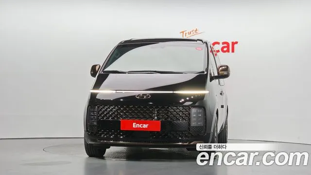 Hyundai Staria 2023 thumb 3