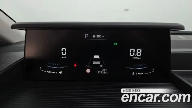 Hyundai Staria 2023 thumb 8