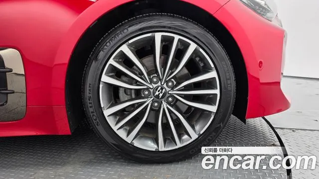 Kia Stinger 2017 thumb 4