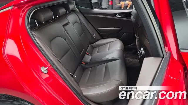 Kia Stinger 2017 thumb 11