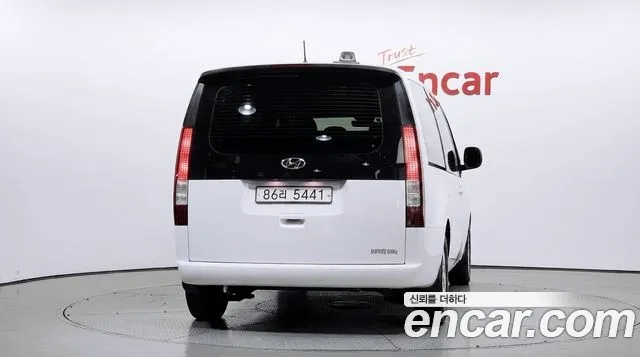Hyundai Staria 2021 thumb 4