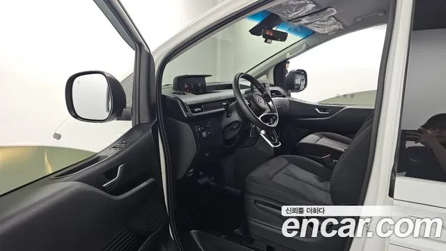 Hyundai Staria 2021 thumb 10