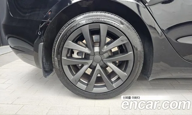 Tesla Model 3 2022 thumb 5