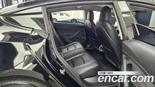 Tesla Model 3 2022 thumb 11