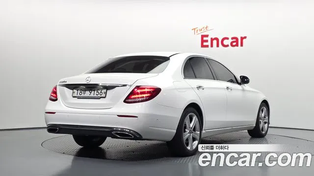 Mercedes-Benz E-Класс 2018 thumb 2