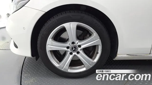 Mercedes-Benz E-Класс 2018 thumb 5