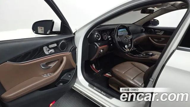 Mercedes-Benz E-Класс 2018 thumb 10