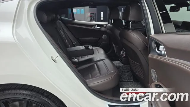Kia Stinger 2019 thumb 12