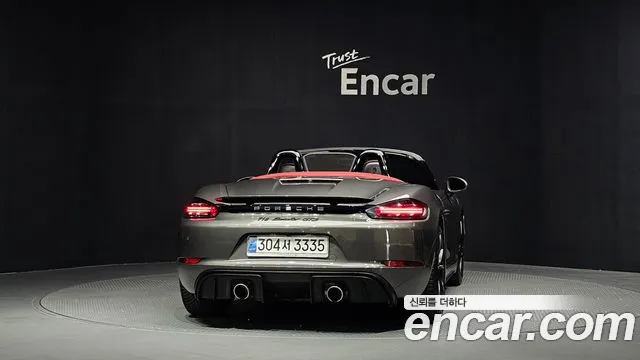 Porsche Cayman 2017 thumb 4