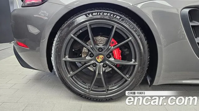 Porsche Cayman 2017 thumb 5