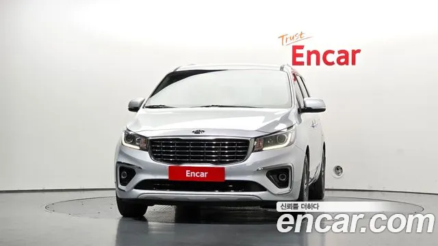 Kia Carnival 2019 thumb 3
