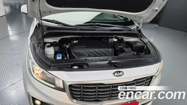 Kia Carnival 2019 thumb 6
