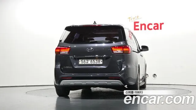 Kia Carnival 2015 thumb 3