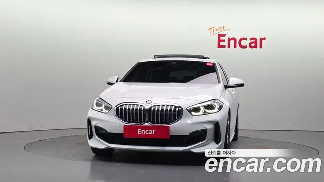 BMW 1-Series 2023 thumb 3