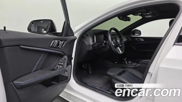 BMW 1-Series 2023 thumb 10