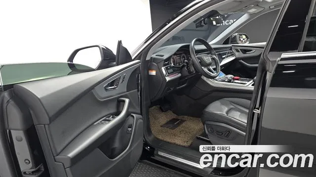 Audi Q8 2022 thumb 10