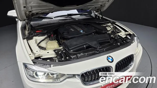 BMW 3-Series 2013 thumb 6