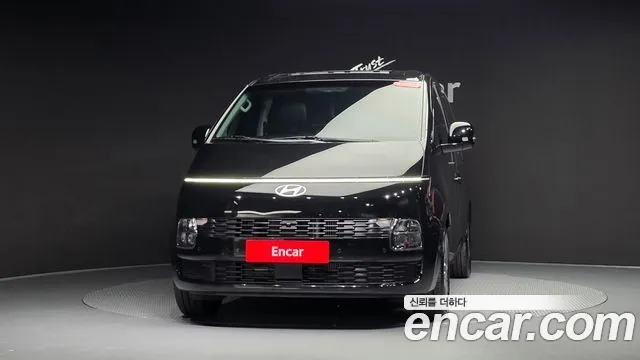 Hyundai Staria 2026 thumb 2