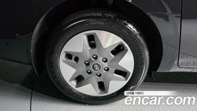 Hyundai Staria 2026 thumb 4