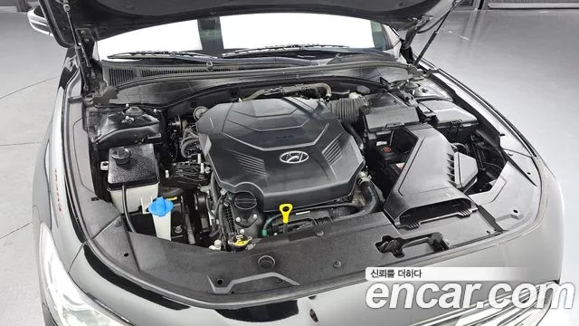 Hyundai Grandeur 2017 thumb 6