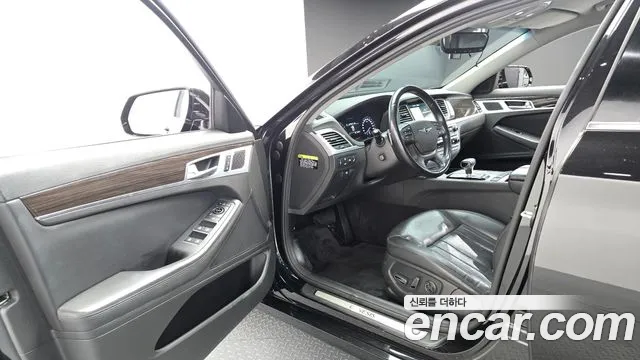 Genesis G80 2017 thumb 10