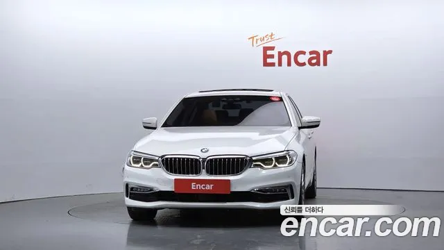 BMW 5-Series 2017 thumb 3
