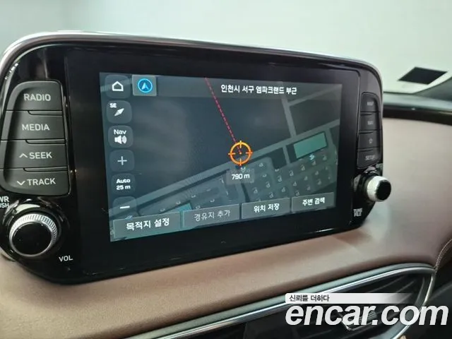 Hyundai Santa Fe 2018 thumb 8