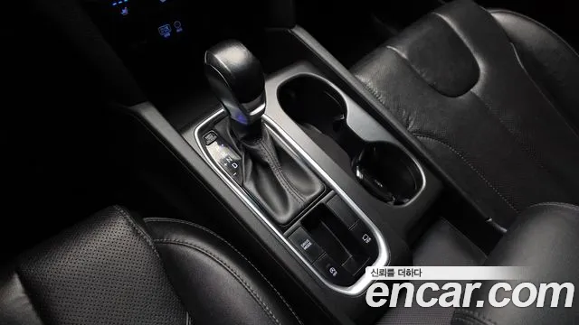Hyundai Santa Fe 2019 thumb 9