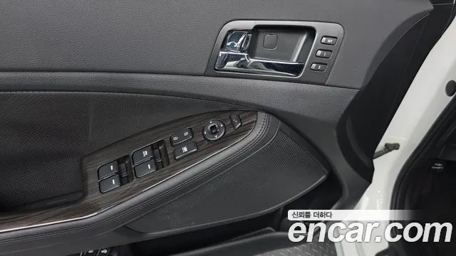 Kia K5 2010 thumb 11