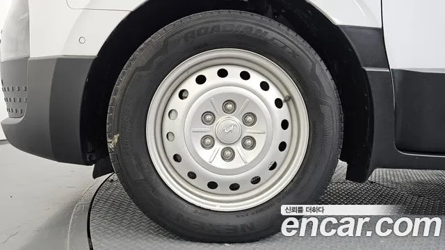 Hyundai Staria 2024 thumb 5