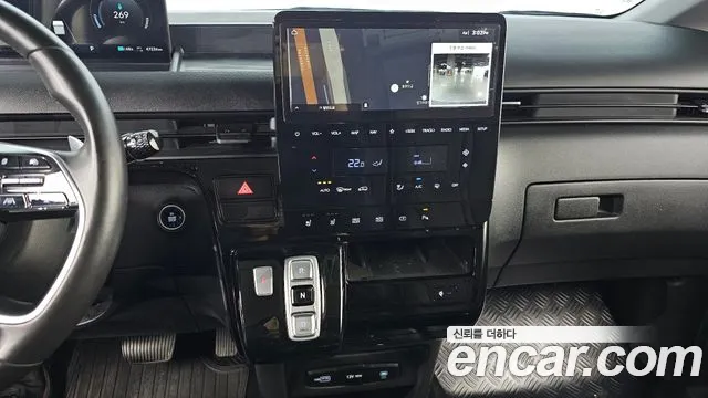 Hyundai Staria 2024 thumb 11