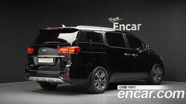 Kia Carnival 2020 thumb 2