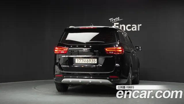 Kia Carnival 2020 thumb 4