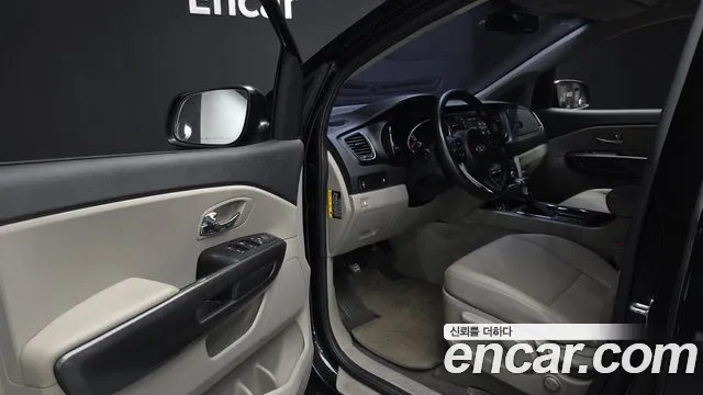 Kia Carnival 2020 thumb 10