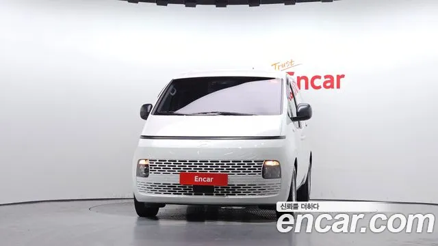 Hyundai Staria 2024 thumb 3