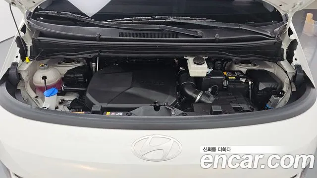 Hyundai Staria 2024 thumb 6