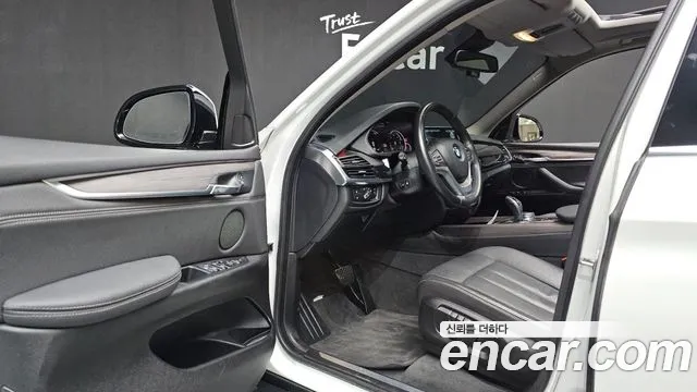 BMW X5 2017 thumb 10