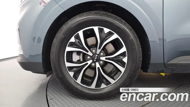 Kia Carnival 2022 thumb 5