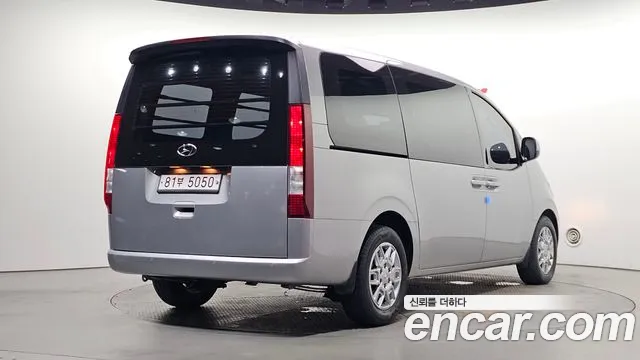 Hyundai Staria 2021 thumb 2