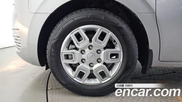 Hyundai Staria 2021 thumb 5