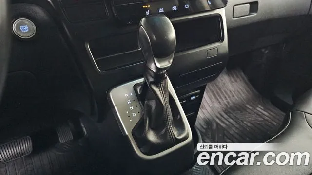 Hyundai Staria 2021 thumb 9