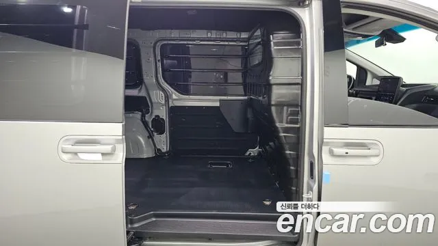 Hyundai Staria 2021 thumb 11