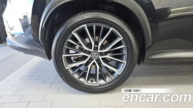 Lexus NX 2025 thumb 5