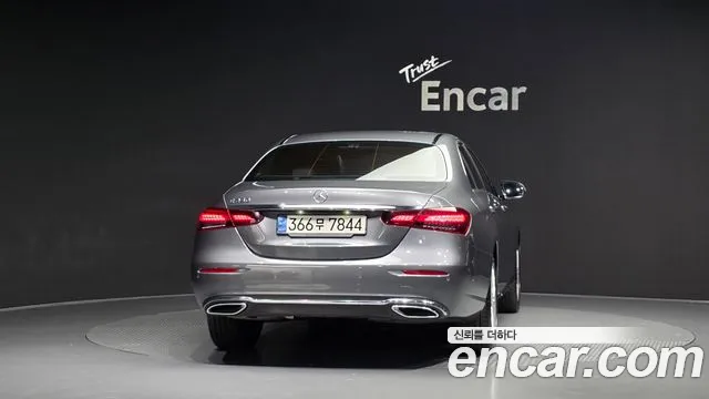 Mercedes-Benz E-Класс 2022 thumb 3