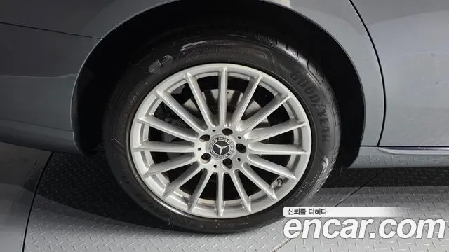 Mercedes-Benz E-Класс 2022 thumb 4