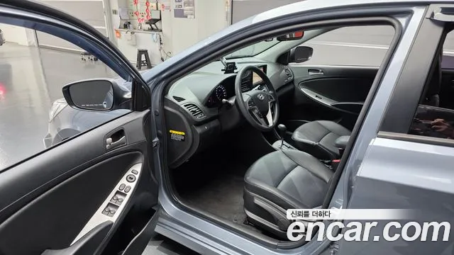 Hyundai Accent 2018 thumb 10