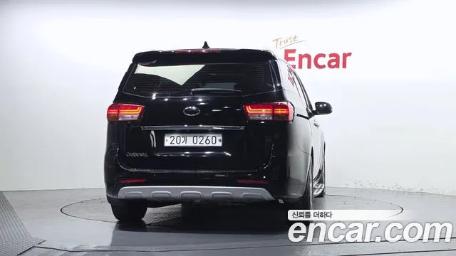 Kia Carnival 2016 thumb 4