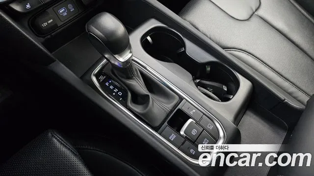 Hyundai Santa Fe 2018 thumb 9
