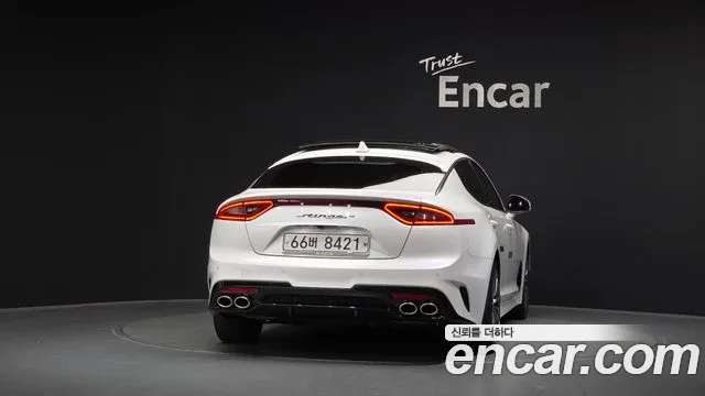 Kia Stinger 2017 thumb 4